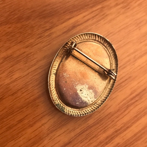Vintage Victorian Cameo Brooch - Picture 5 of 7